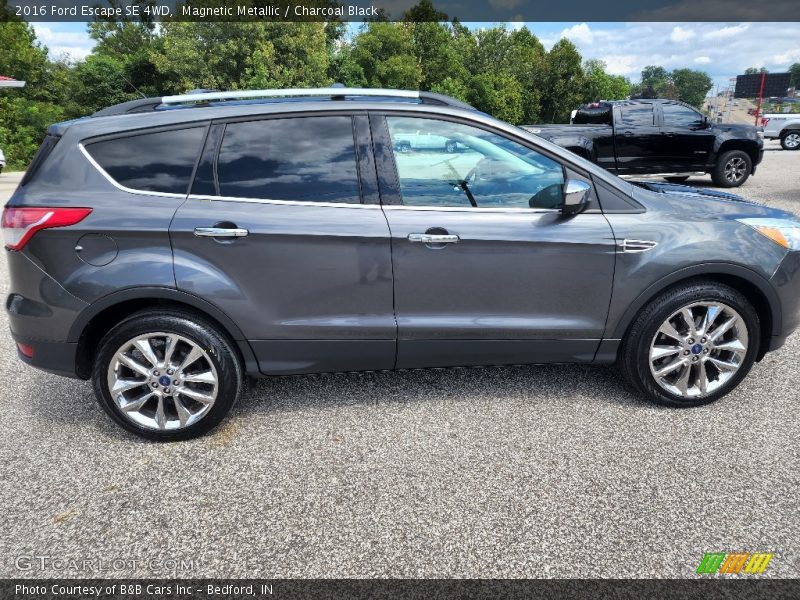 Magnetic Metallic / Charcoal Black 2016 Ford Escape SE 4WD