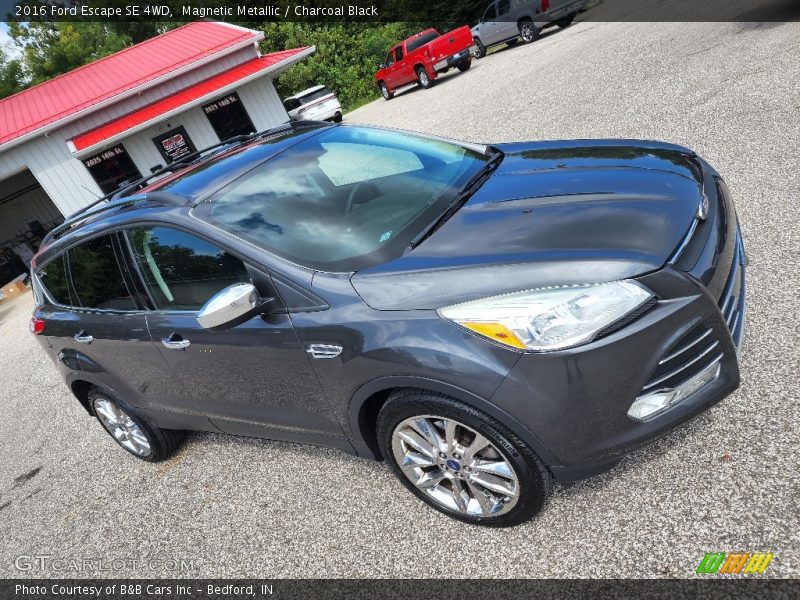 Magnetic Metallic / Charcoal Black 2016 Ford Escape SE 4WD