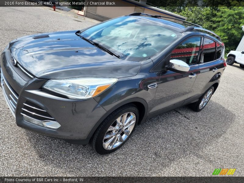 Magnetic Metallic / Charcoal Black 2016 Ford Escape SE 4WD