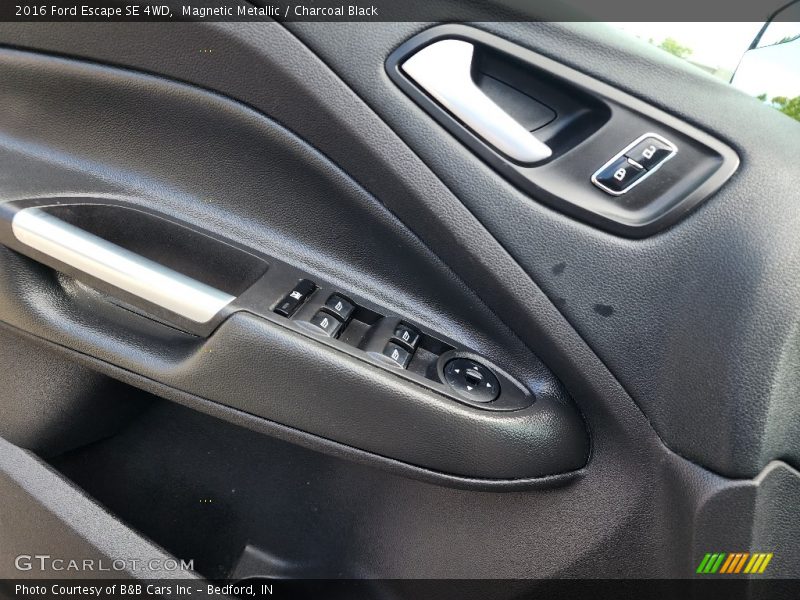 Magnetic Metallic / Charcoal Black 2016 Ford Escape SE 4WD