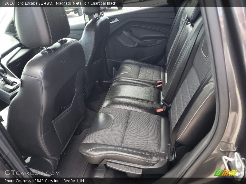 Magnetic Metallic / Charcoal Black 2016 Ford Escape SE 4WD