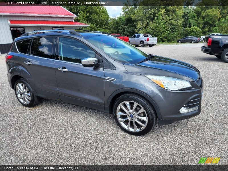 Magnetic Metallic / Charcoal Black 2016 Ford Escape SE 4WD