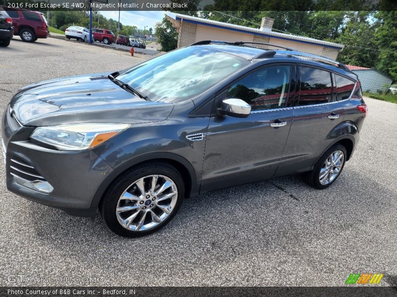 Magnetic Metallic / Charcoal Black 2016 Ford Escape SE 4WD