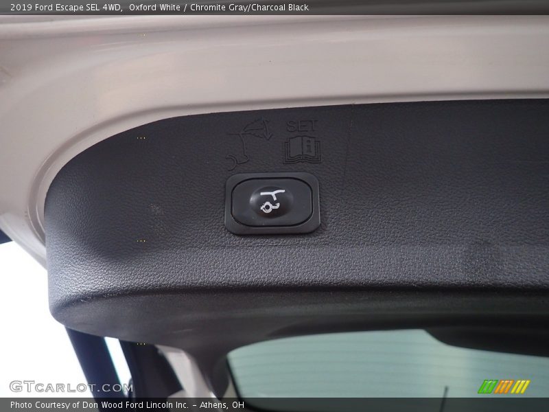 Oxford White / Chromite Gray/Charcoal Black 2019 Ford Escape SEL 4WD