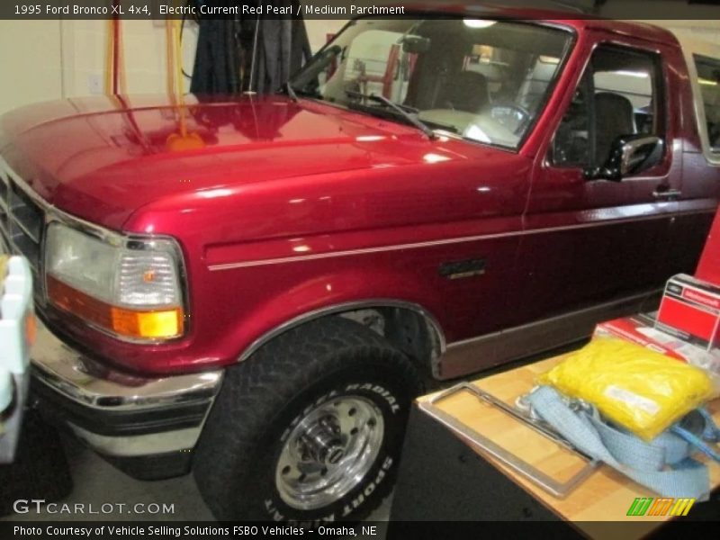 Electric Current Red Pearl / Medium Parchment 1995 Ford Bronco XL 4x4