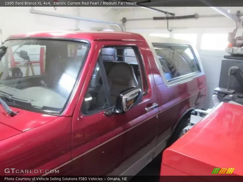 Electric Current Red Pearl / Medium Parchment 1995 Ford Bronco XL 4x4