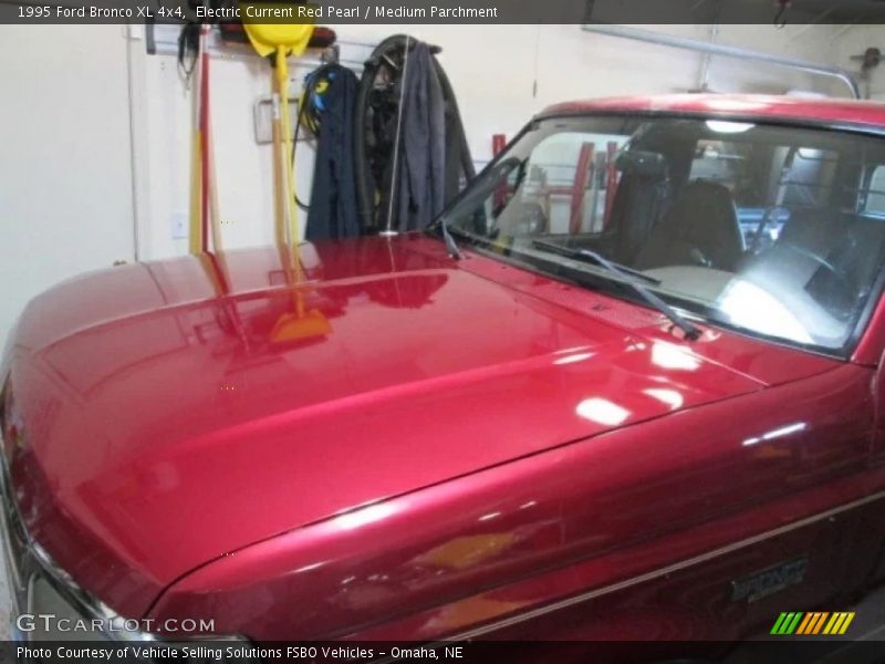 Electric Current Red Pearl / Medium Parchment 1995 Ford Bronco XL 4x4