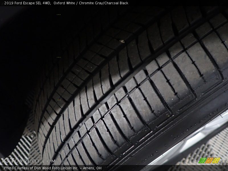 Oxford White / Chromite Gray/Charcoal Black 2019 Ford Escape SEL 4WD