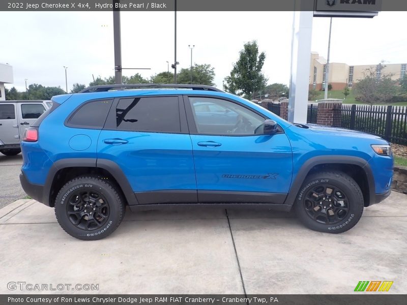 Hydro Blue Pearl / Black 2022 Jeep Cherokee X 4x4
