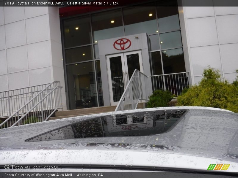 Celestial Silver Metallic / Black 2019 Toyota Highlander XLE AWD