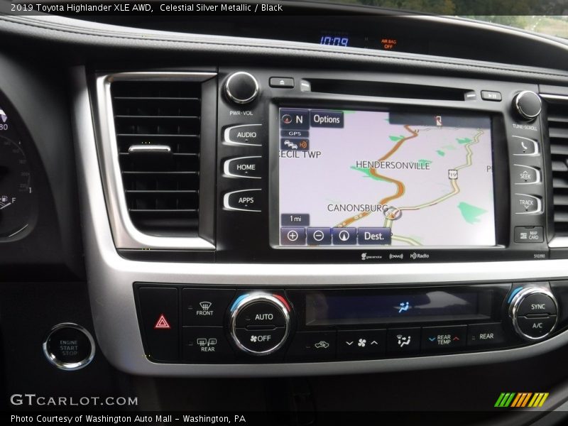 Celestial Silver Metallic / Black 2019 Toyota Highlander XLE AWD
