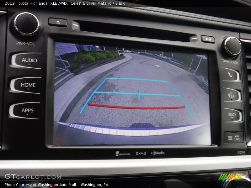 Celestial Silver Metallic / Black 2019 Toyota Highlander XLE AWD
