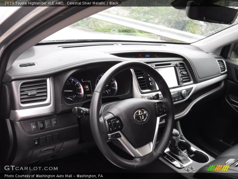 Celestial Silver Metallic / Black 2019 Toyota Highlander XLE AWD