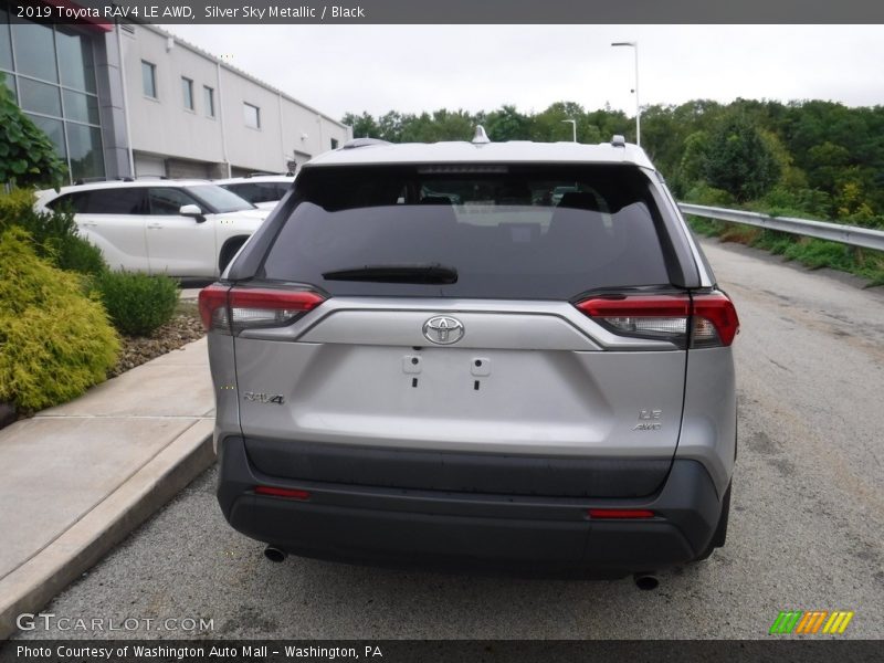 Silver Sky Metallic / Black 2019 Toyota RAV4 LE AWD