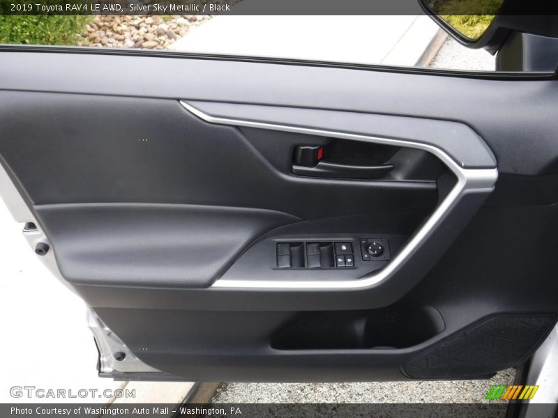 Silver Sky Metallic / Black 2019 Toyota RAV4 LE AWD