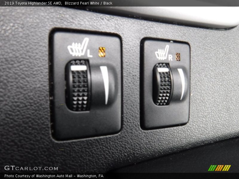 Blizzard Pearl White / Black 2019 Toyota Highlander SE AWD