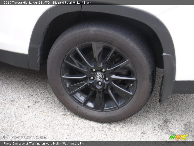 Blizzard Pearl White / Black 2019 Toyota Highlander SE AWD