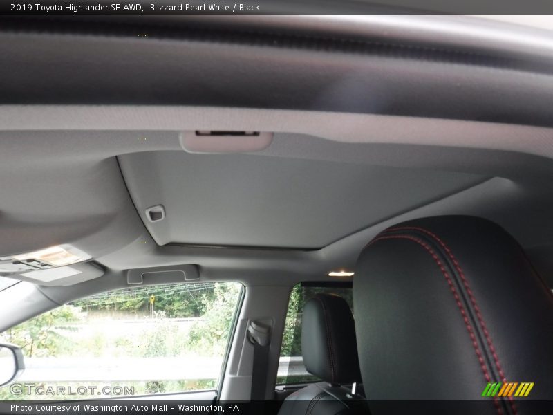 Blizzard Pearl White / Black 2019 Toyota Highlander SE AWD