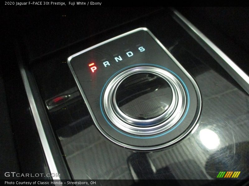Fuji White / Ebony 2020 Jaguar F-PACE 30t Prestige