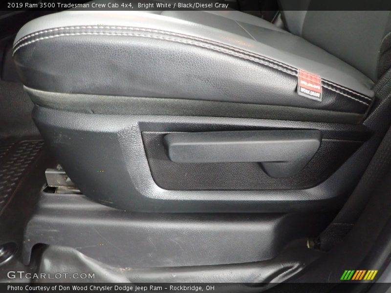 Bright White / Black/Diesel Gray 2019 Ram 3500 Tradesman Crew Cab 4x4