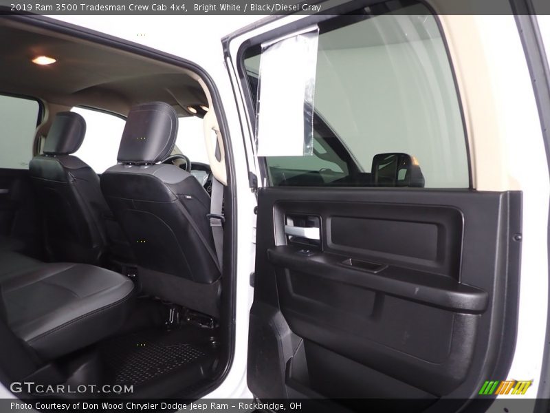 Bright White / Black/Diesel Gray 2019 Ram 3500 Tradesman Crew Cab 4x4