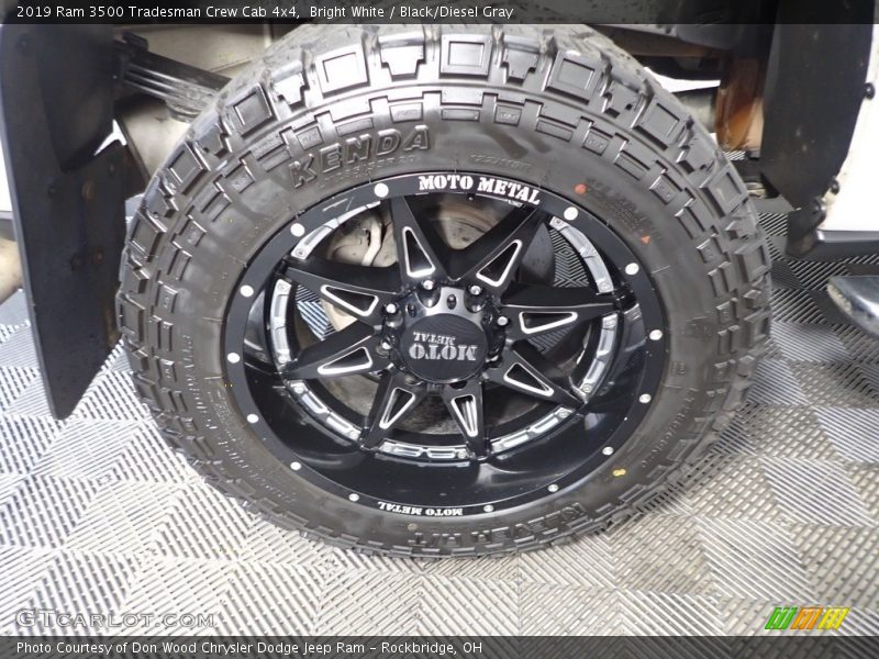 Bright White / Black/Diesel Gray 2019 Ram 3500 Tradesman Crew Cab 4x4