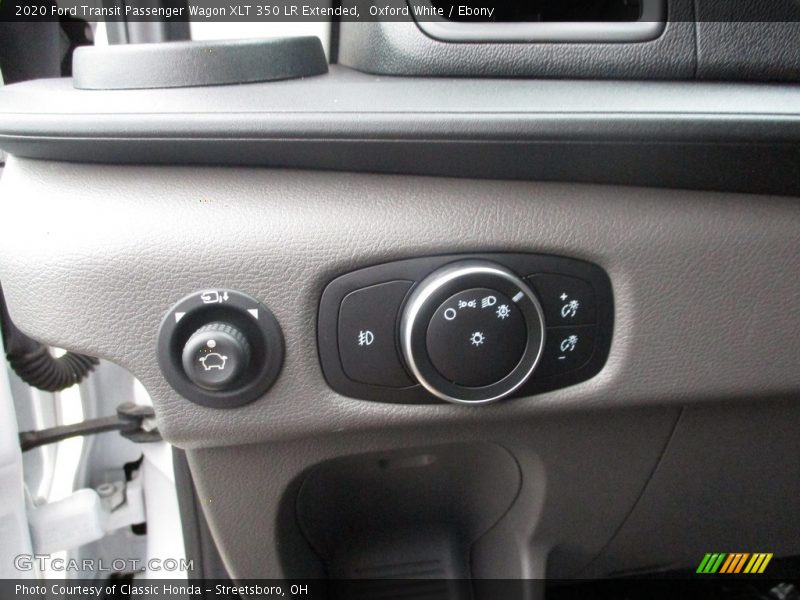 Controls of 2020 Transit Passenger Wagon XLT 350 LR Extended