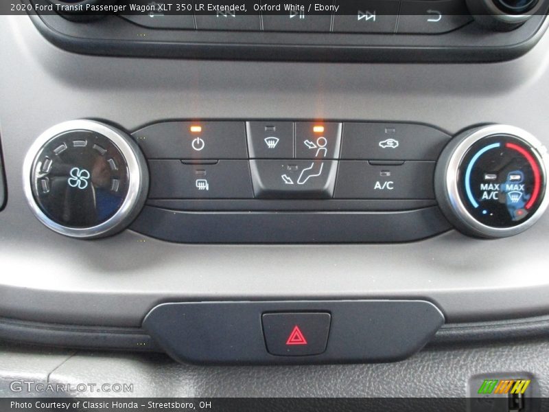 Controls of 2020 Transit Passenger Wagon XLT 350 LR Extended