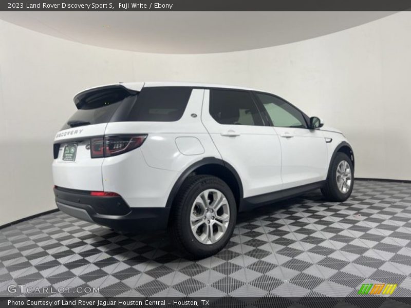 Fuji White / Ebony 2023 Land Rover Discovery Sport S