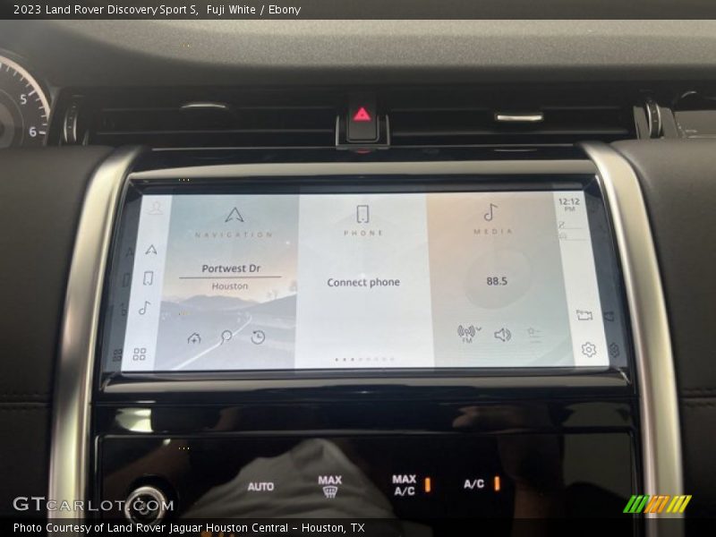 Fuji White / Ebony 2023 Land Rover Discovery Sport S