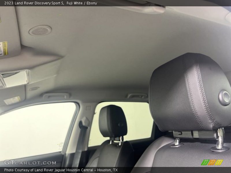 Fuji White / Ebony 2023 Land Rover Discovery Sport S