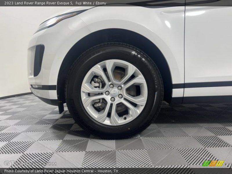 Fuji White / Ebony 2023 Land Rover Range Rover Evoque S