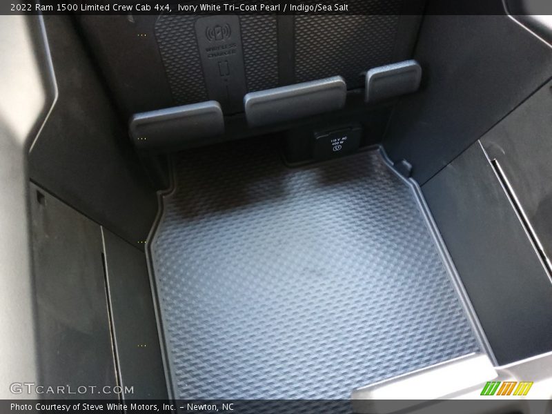 Ivory White Tri-Coat Pearl / Indigo/Sea Salt 2022 Ram 1500 Limited Crew Cab 4x4