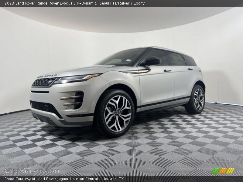 Front 3/4 View of 2023 Range Rover Evoque S R-Dynamic
