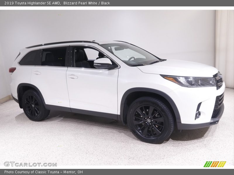 Blizzard Pearl White / Black 2019 Toyota Highlander SE AWD