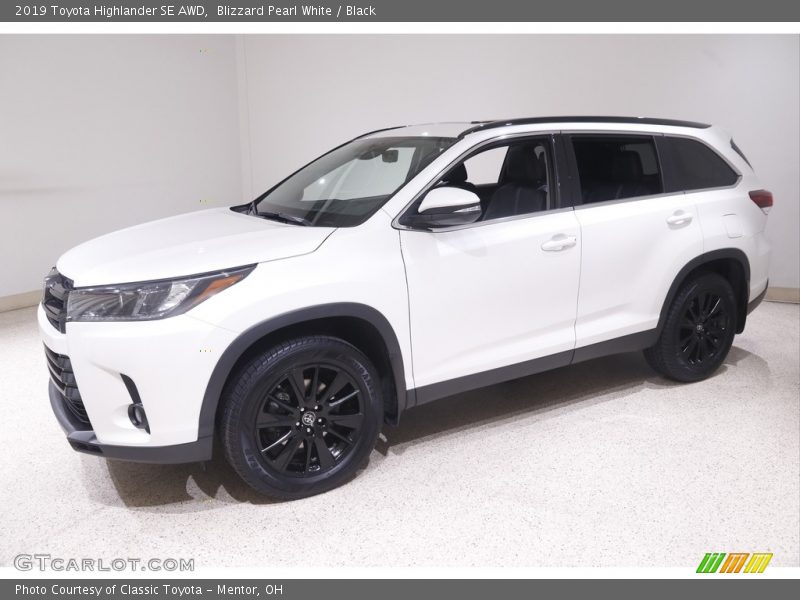 Blizzard Pearl White / Black 2019 Toyota Highlander SE AWD