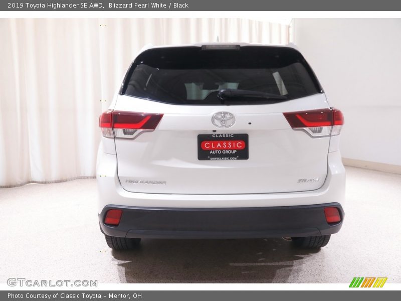 Blizzard Pearl White / Black 2019 Toyota Highlander SE AWD