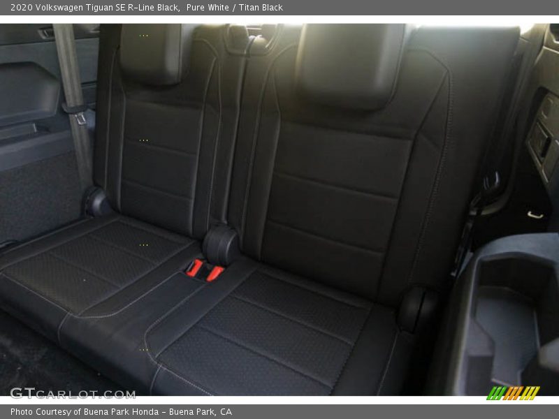 Pure White / Titan Black 2020 Volkswagen Tiguan SE R-Line Black