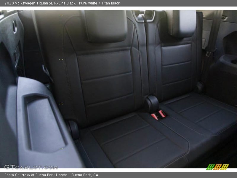 Pure White / Titan Black 2020 Volkswagen Tiguan SE R-Line Black