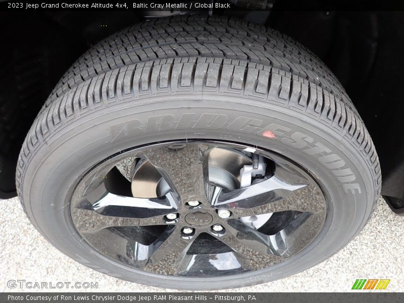 Baltic Gray Metallic / Global Black 2023 Jeep Grand Cherokee Altitude 4x4