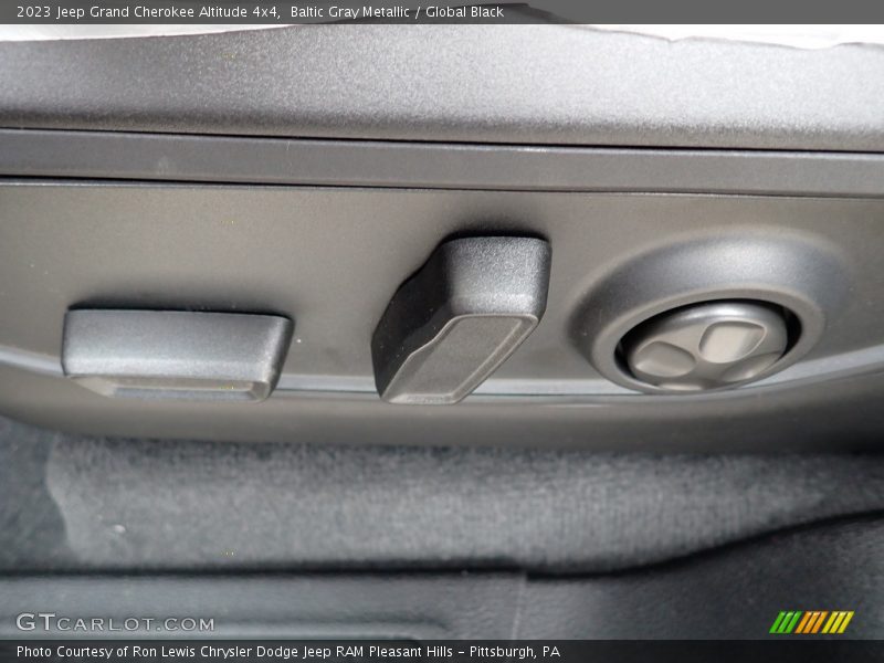 Baltic Gray Metallic / Global Black 2023 Jeep Grand Cherokee Altitude 4x4