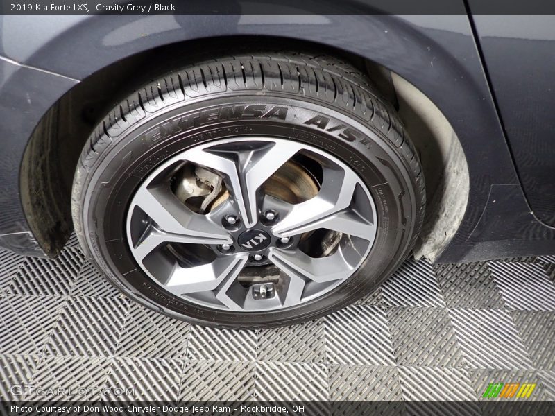 Gravity Grey / Black 2019 Kia Forte LXS