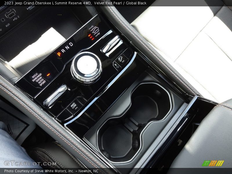  2023 Grand Cherokee L Summit Reserve 4WD 8 Speed Automatic Shifter