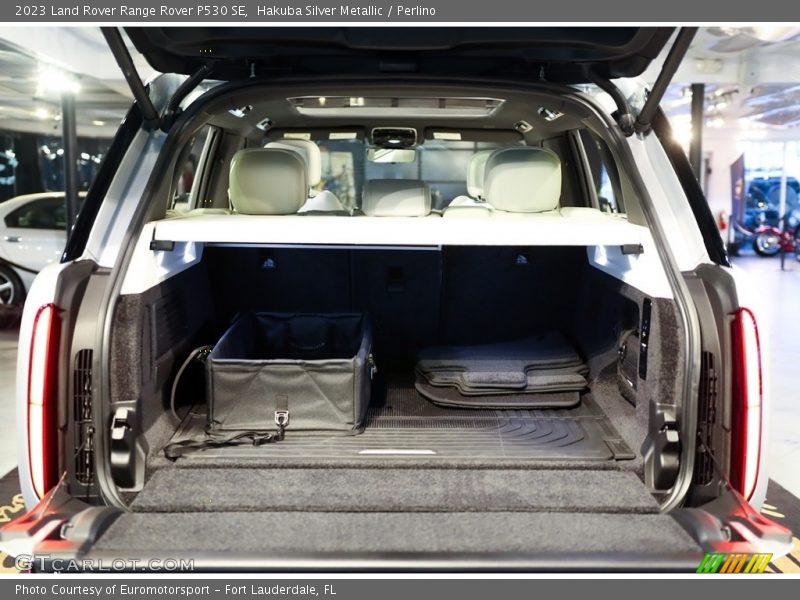  2023 Range Rover P530 SE Trunk