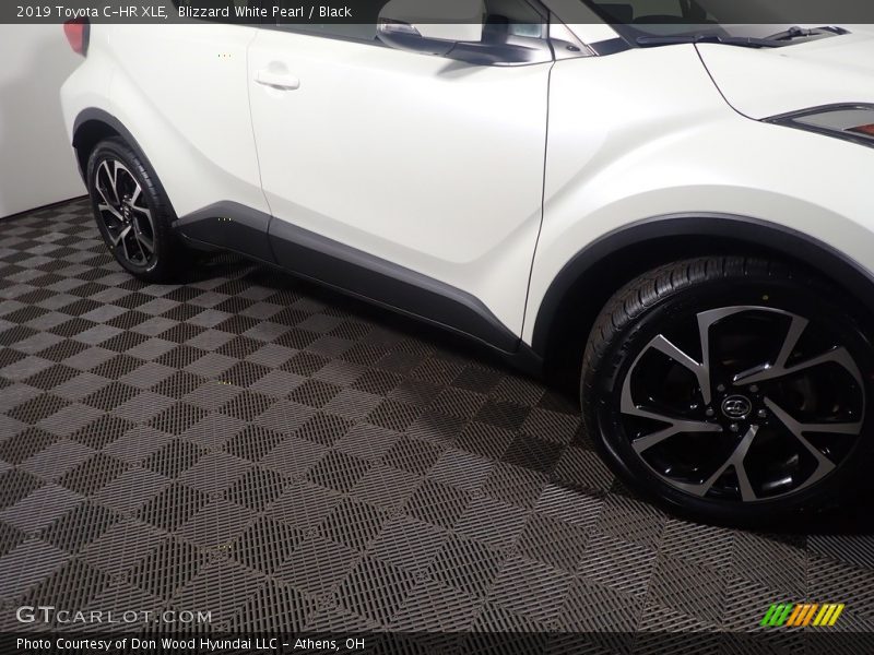 Blizzard White Pearl / Black 2019 Toyota C-HR XLE