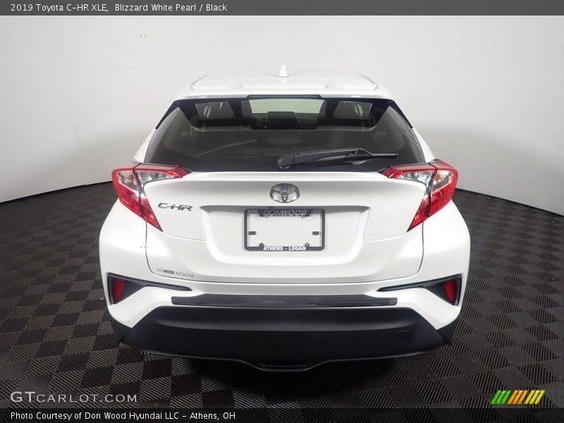Blizzard White Pearl / Black 2019 Toyota C-HR XLE