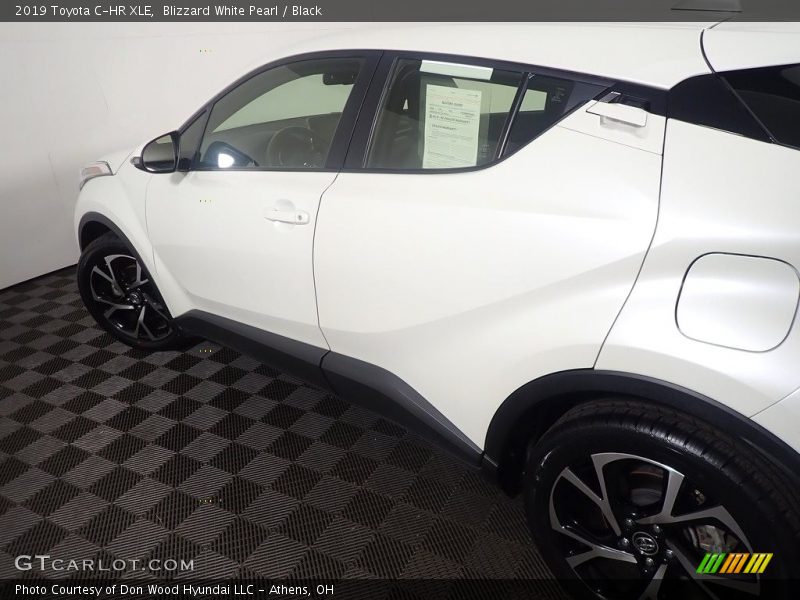 Blizzard White Pearl / Black 2019 Toyota C-HR XLE