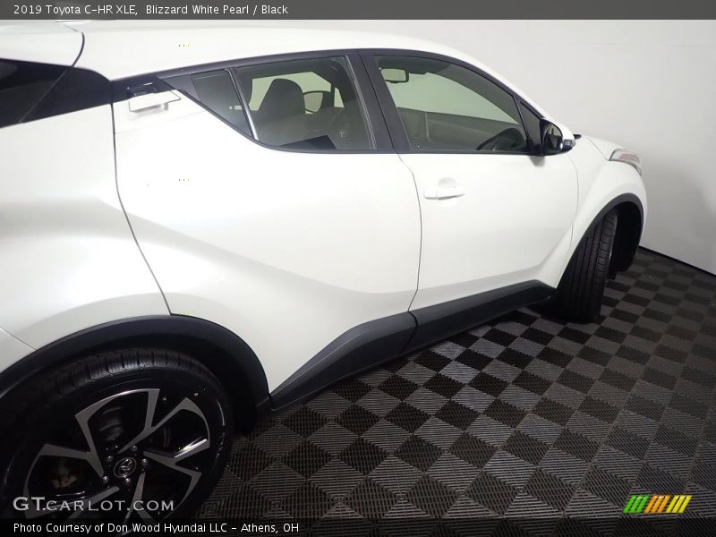 Blizzard White Pearl / Black 2019 Toyota C-HR XLE