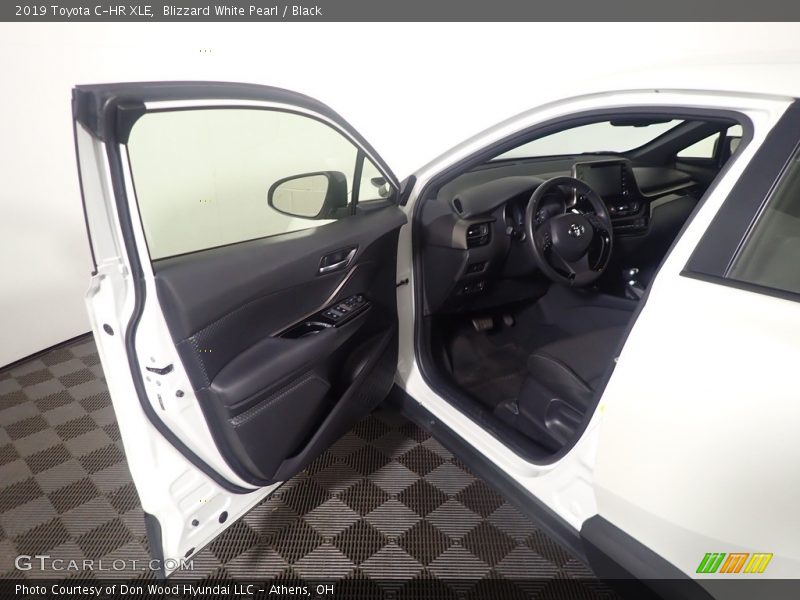 Blizzard White Pearl / Black 2019 Toyota C-HR XLE