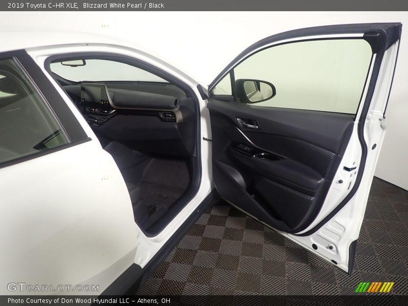 Blizzard White Pearl / Black 2019 Toyota C-HR XLE